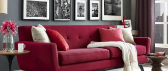 Бордовый диван в интерьере