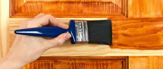 How to paint a wooden door