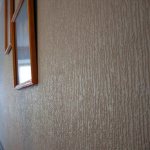 Non-woven wallpaper for painting: is it possible to paint it yourself, what paint, base, photo, in the interior, vinyl, smooth, how to paint, video