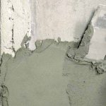Оштукатуривание бетонной стены – необходимая мера